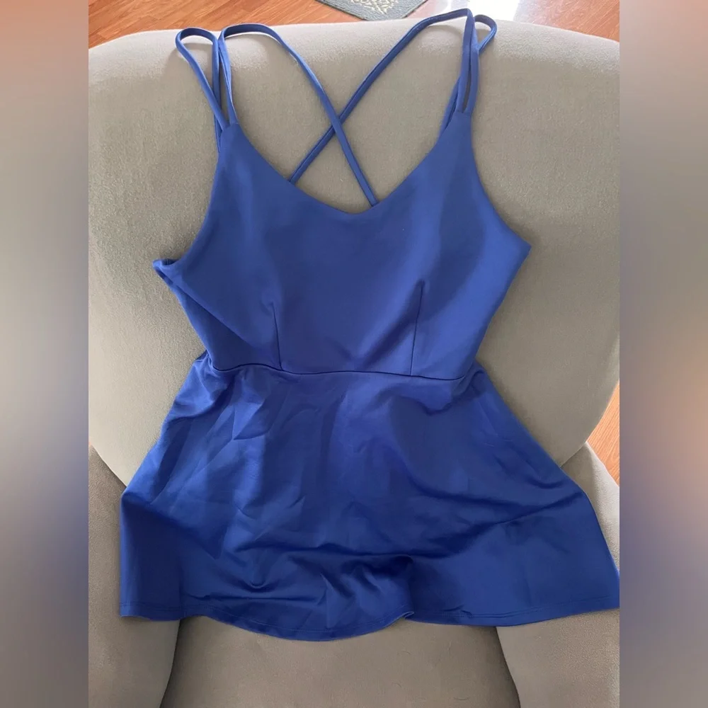Dresses - Picture 3 of 10